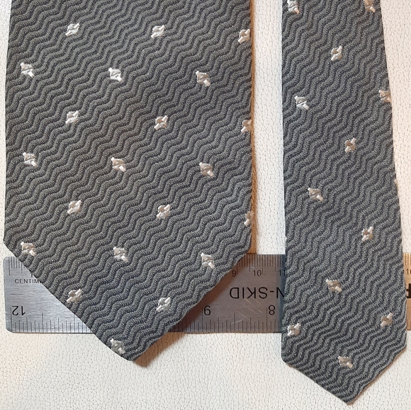 Giorgio Armani Neck Tie - Picture 4 of 4